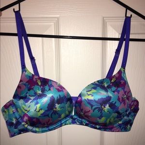 Never been worn VS bra 34C