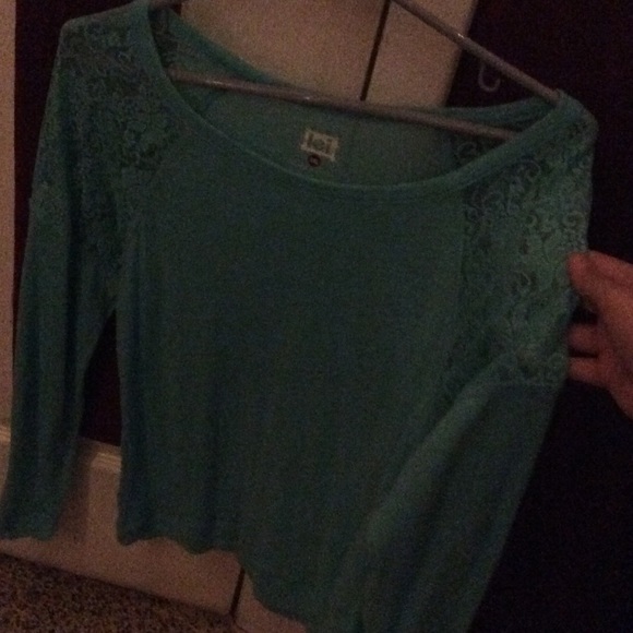 Blue laced-shoulder long sleeve shirt NEW - Picture 2 of 3