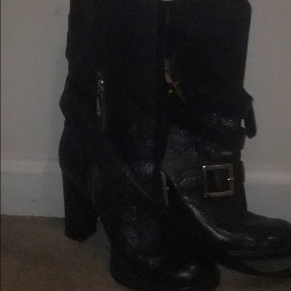 Tory burch worn one good condition size 6