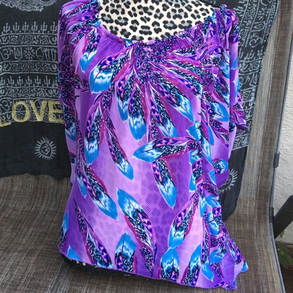 Feathers💜 beautiful blouse