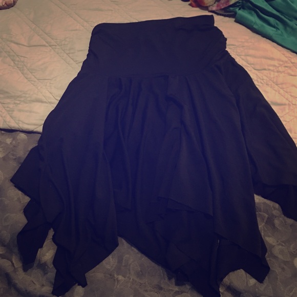 ✨MAKE OFFER✨ Short handkerchief skirt