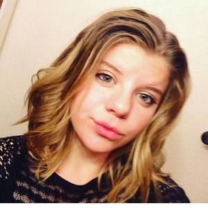 Meet your Posher, Caitlin