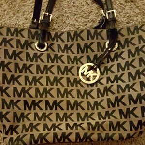 Michael Kors Bags - Michael Kors Tote Michael Kors Bags - Michael Kors Tote
