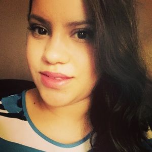 Meet your Posher, Estefani