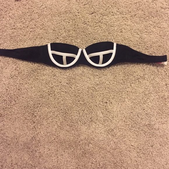 Victoria secret 32 a triangle push-up swim