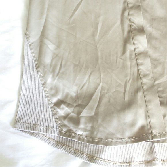 SOLD champagne gold button up - Picture 4 of 4