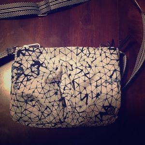 Lululemon Hip to be free