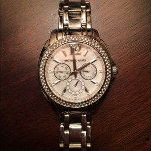 Michael Kors 'Cameron' Round Bracelet Watch
