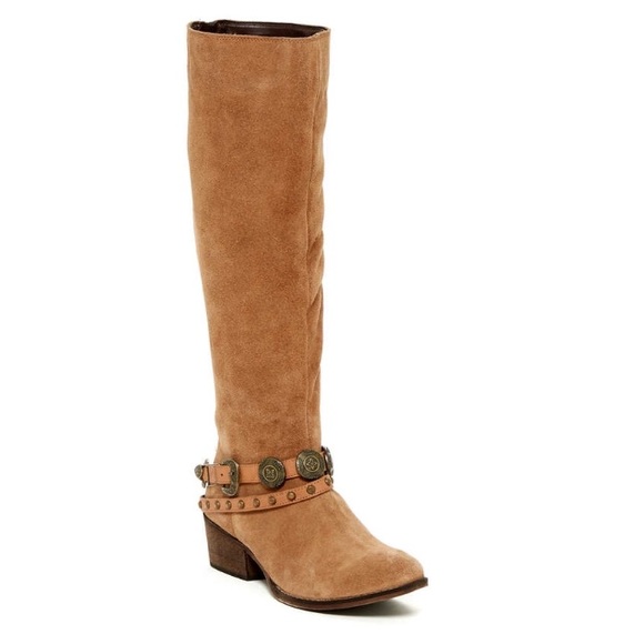 Matisse Shoes - 💗Matisse Wichita Suede Boot- make offer