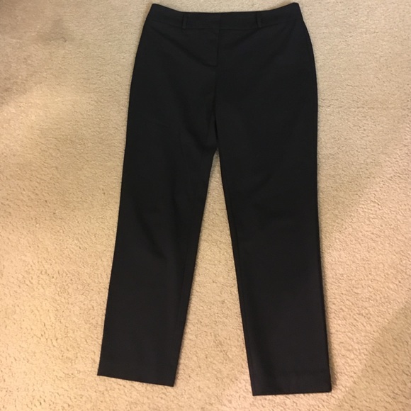 Liz Claiborne Black Capris