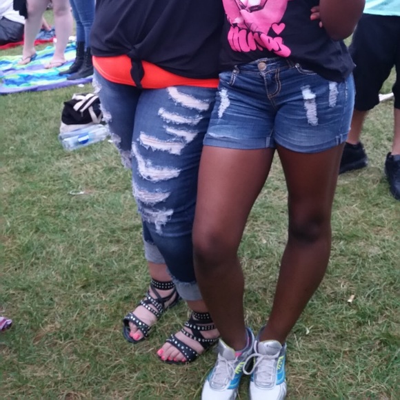 Torrid jeans - Picture 2 of 3