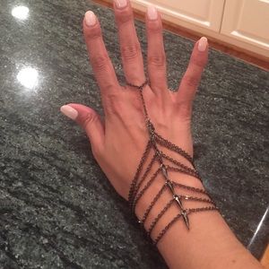 Chain link hand bracelet