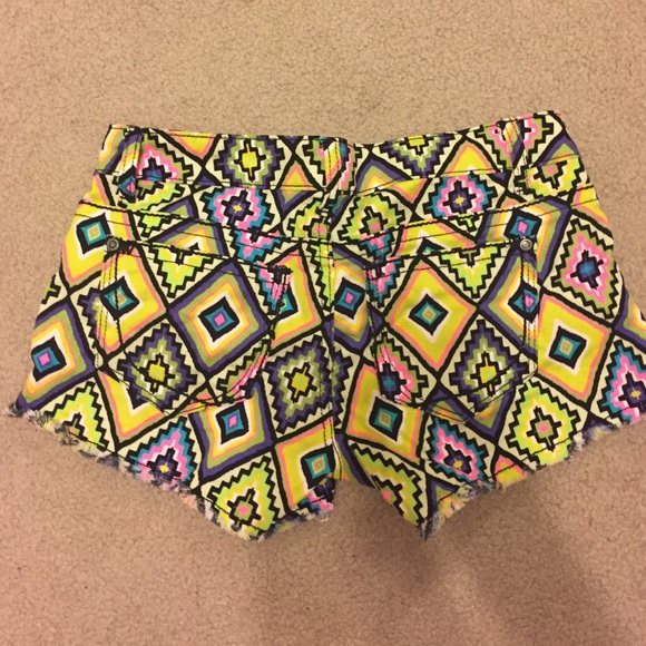 Patterned jean shorts - Picture 2 of 2