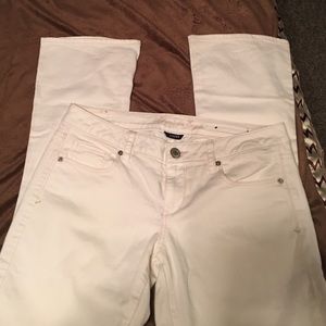 White American Eagle skinny kicks