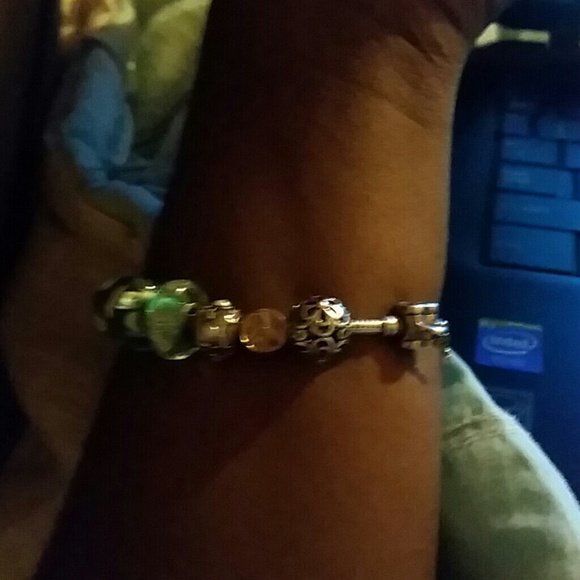 Great cond...Pandora bracelet - Picture 3 of 3