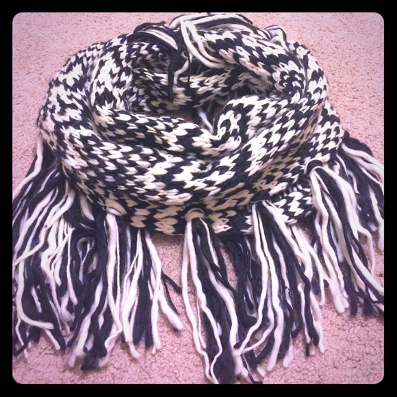 Forever 21 infinity scarf