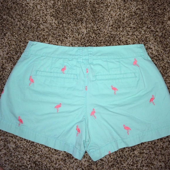 Old navy flamingo shorts - Picture 2 of 3