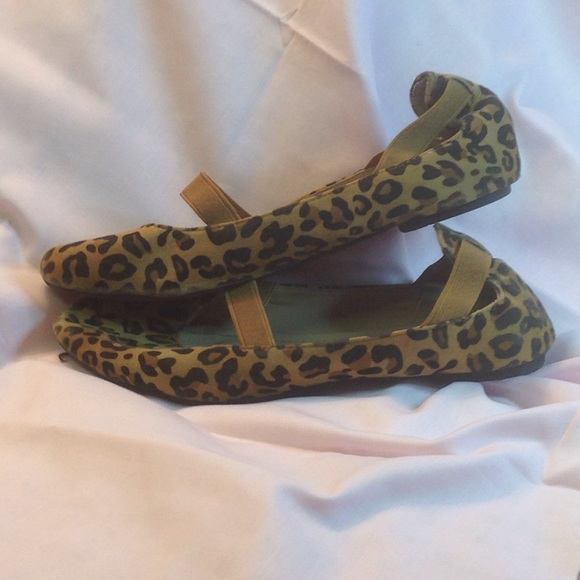 Flats - Picture 2 of 3