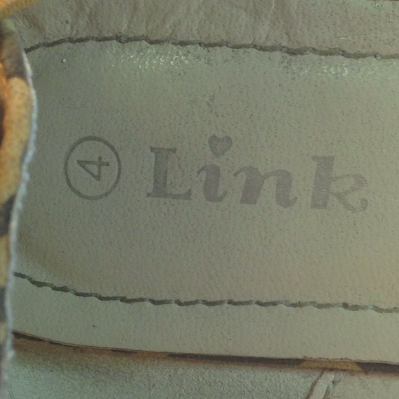 Flats - Picture 3 of 3