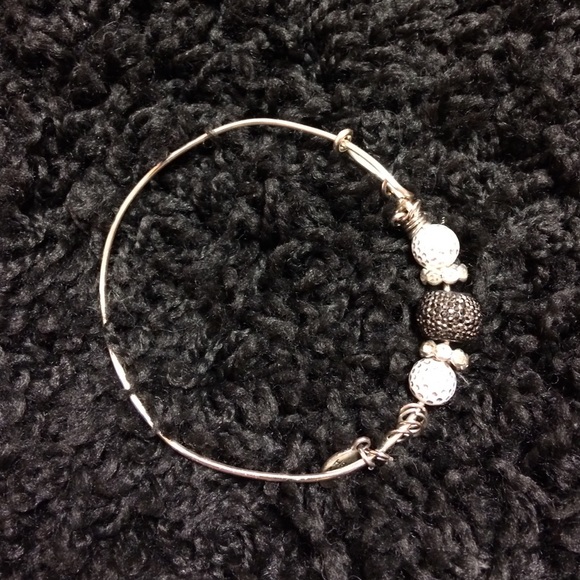 Very pretty fun to wear it can add more beads too