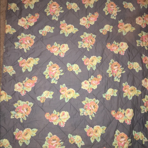 vs pink comforter