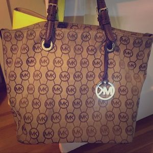 Michael Kors tote