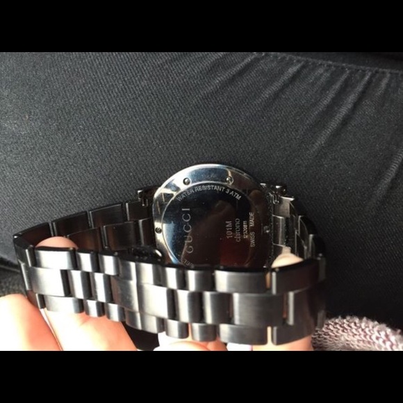 Men's Gucci watch - Picture 3 of 3