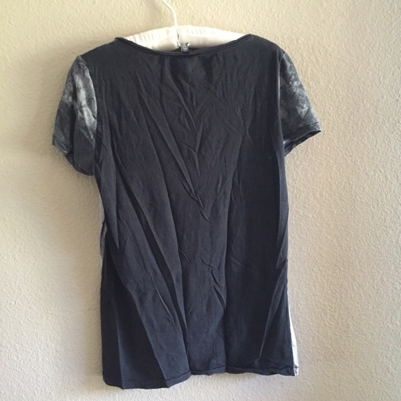 Gray and black textured tee - Picture 2 of 3