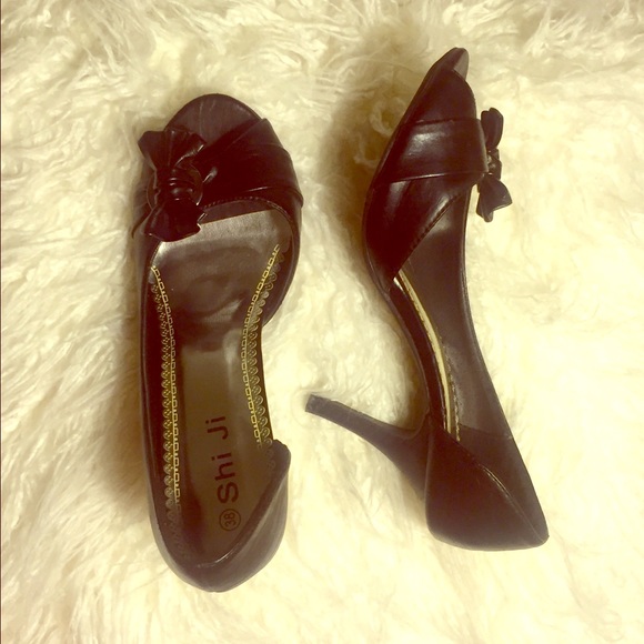 Black open toe shoes, size 8 - Picture 1 of 4