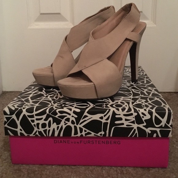 Diane von Furstenburg Zia heel in Fawn Suede - Picture 2 of 4