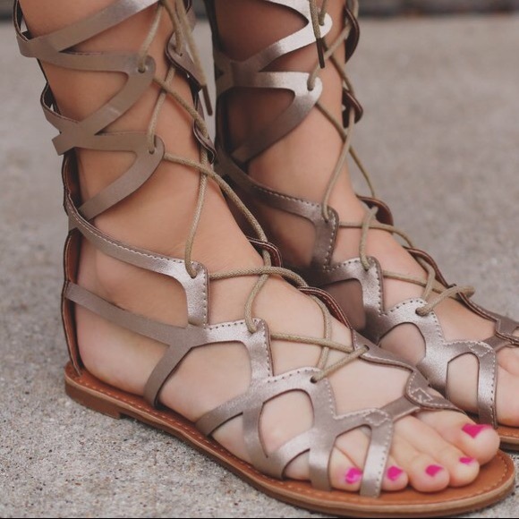 ‼️Last pair❗️Gold gladiator lace up flat sandals - Picture 2 of 3