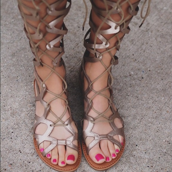 ‼️Last pair❗️Gold gladiator lace up flat sandals - Picture 3 of 3