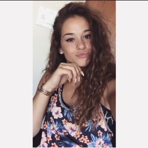 Meet your Posher, Kayla