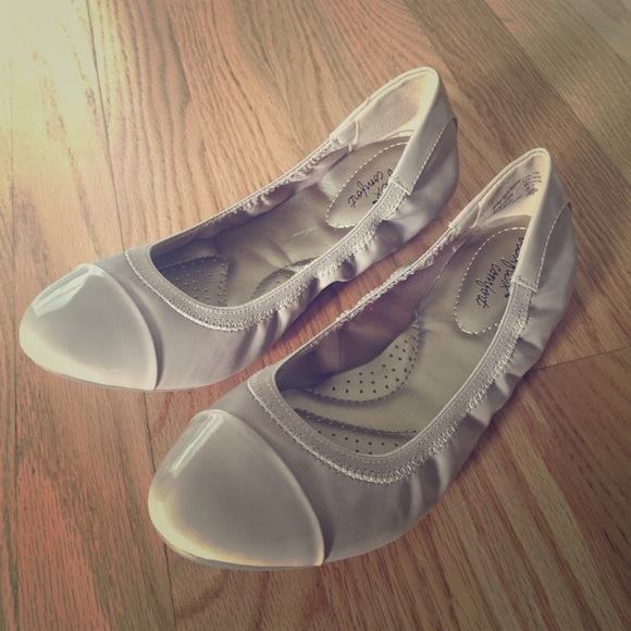 Ballet flats NWOT