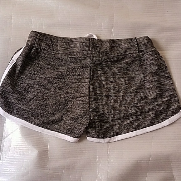 New black Shorts - Picture 3 of 5