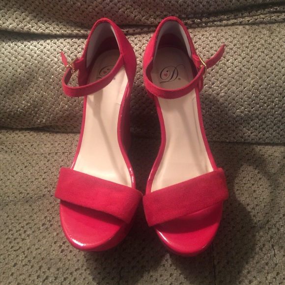 Red Wedge Shoe - Size 6.5