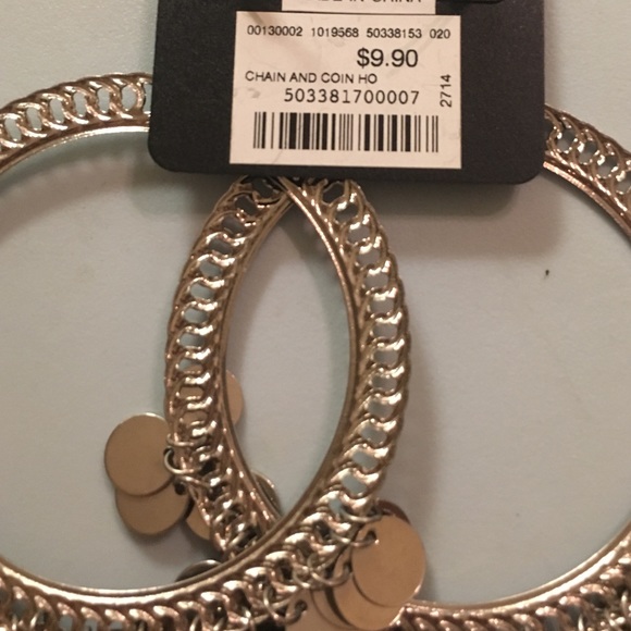 Brand New with tag wet seal hoop earrings - Picture 2 of 2
