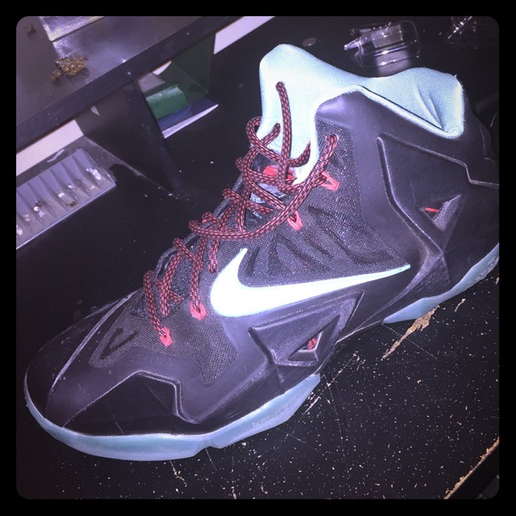 Nike LeBron XI Elite Laser Crimson/Turbo Green Nike lebron XI