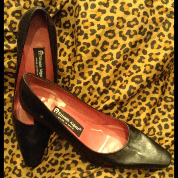 Etienne Aigner black leather 8M