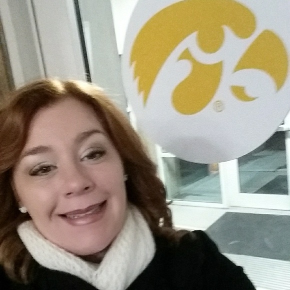 Meet your Posher, Cassandra - Picture 4 of 4