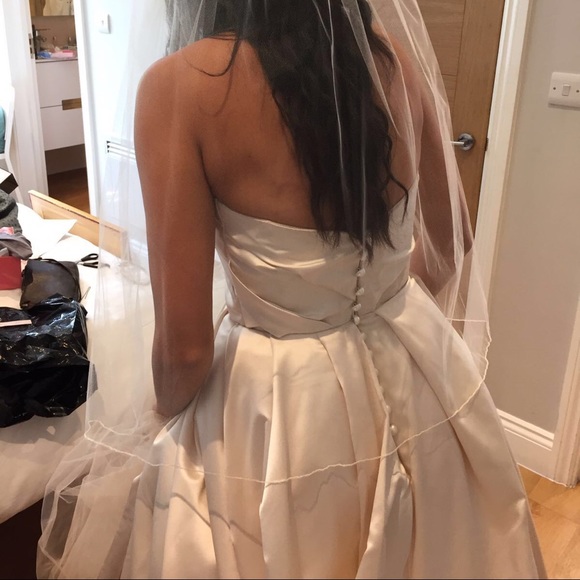 Wedding Dress - Picture 3 of 4