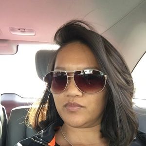 Meet your Posher, Belle