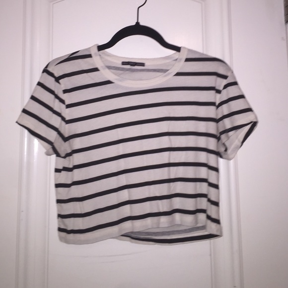 Black stripped crop top