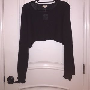 Loose knitted black crop sweater
