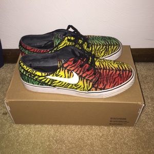 Multicolor zebra print janoski sz : 9.5