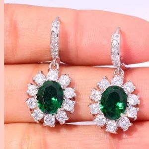 Green Quartz topaz & zircons gemstone