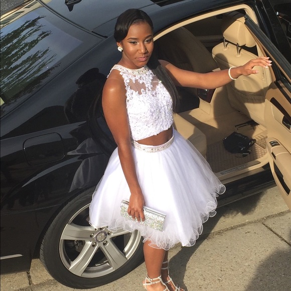 Semi formal dress size small ( about 4-6)