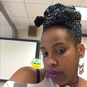 Meet your Posher, Na'imah