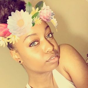 Meet your Posher, Monique