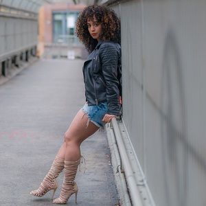 Meet your Posher, Flash